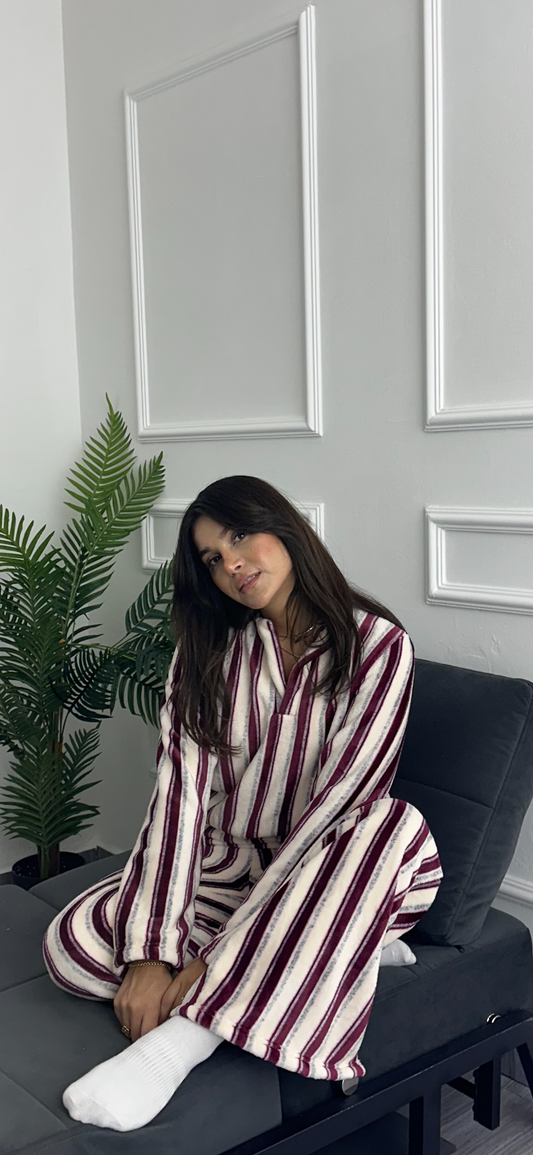 Muhair v neck pyjama set
